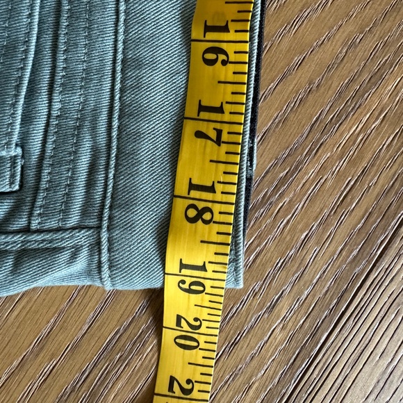 DEMOCRACY 'Ab'Solution Frayed Itty Bitty Flare Jeans - Picture 10 of 13